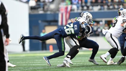 Buccaneers sign ex-Seahawks safety Ryan Neal