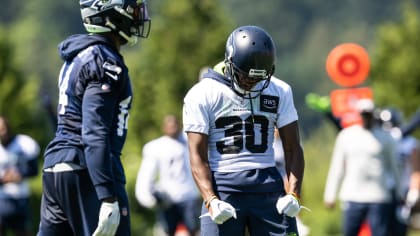 NFL Monday night: Mike Jackson on the ball for Seahawks 