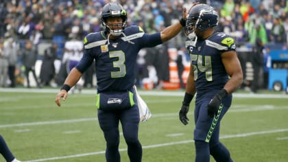 Lamar Jackson, Russell Wilson Trade Pro Bowl Jerseys