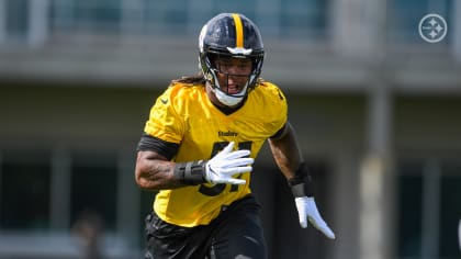 Pittsburgh Steelers linebacker Buddy Johnson (45) warms up before