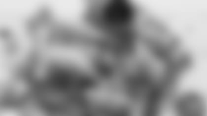 Ultimate_Garlic_Roast_Beef_Sandwich_HERO