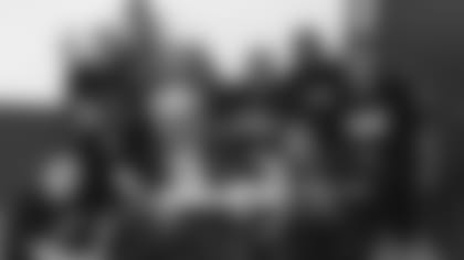 DMC & The Levi's Breakers Halftime Thursday Night Football LA RAMS