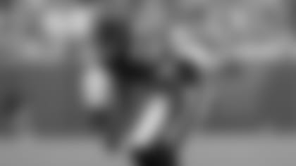 Bears defensive back Kindle Vildor