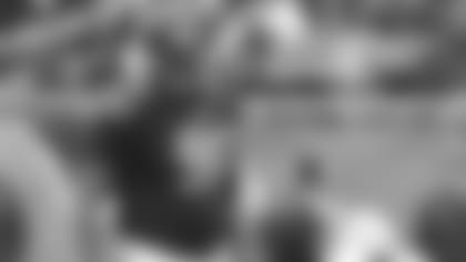 hicks-pregame-warmup-110620