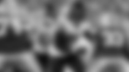 Bears defensive end Trevis Gipson