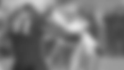 Xavier Su'a-Filo: stout pass blocker.