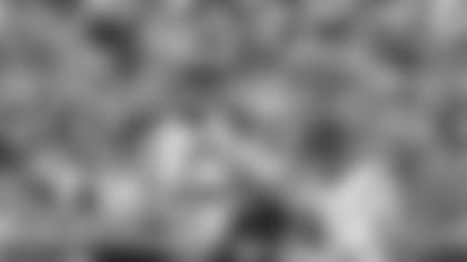 Joe Burrow: 20 of 22 261 yards and a career-best 128.8 passer rating.