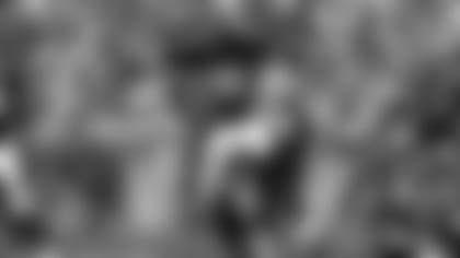 150930-Dunlap-Carlos_sack_Seahawks (AP)