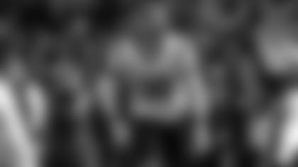 211024-Bates-Jessie_pass_rush