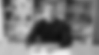 210726-Hubbard-Sam_contract_signing