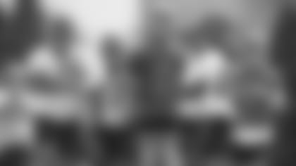 200813-Burrow-Joe_huddle_training_camp