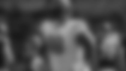 211024-Reader-DJ_running