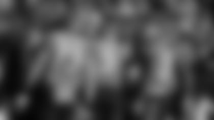 Joe Burrow huddles them up.