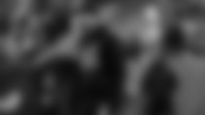 220102-Taylor-Zac_coaching_sideline