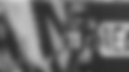 190915-Ross-John_touchdown