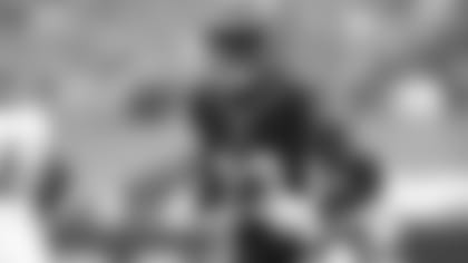 201004-Phillips-Darius_field