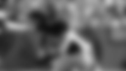 191020-Glasgow-Ryan_pass_rush