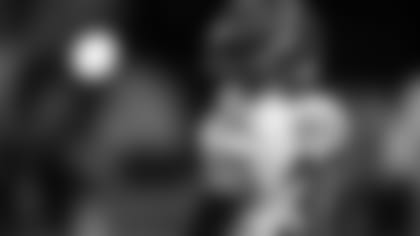 211017-Bates-Jessie_standing