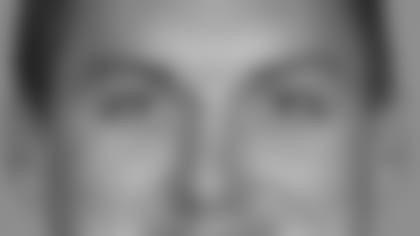 roland_dennis--nfl_thumb3_65_90.jpg