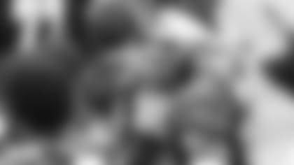 200913-Bates-Jessie_sideline (AP)