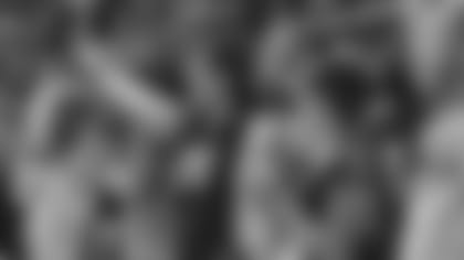 210912-fans-cheering-canopy-crazies