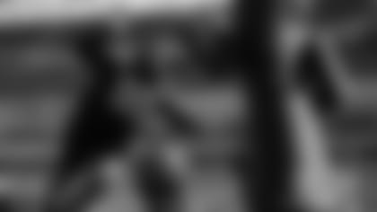 LSU defensive tackle Tyler Shelvin: Big man moves.