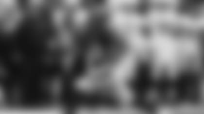 Cincinnati Bengals running back Joe Mixon runs the ball in the first half of an NFL football game against the Oakland Raiders, Sunday, Dec. 16, 2018, in Cincinnati. (AP Photo/Frank Victores)