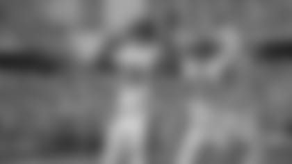 210912-Mixon-Joe_celebration_flex