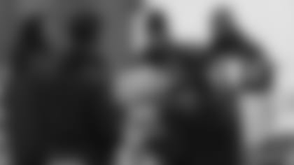 191210-salvation_army_shopping3