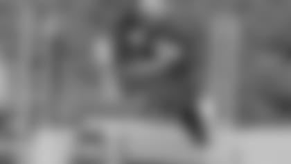 Joe Mixon duels former college teammate Baker Mayfield in their first Battle of Ohio.