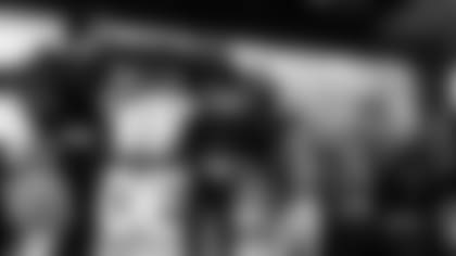 Zac Taylor gets the key to the city with Bengals president Mike Brown (right) as Cincinnati mayor Aftab Pureval (left) and Ohio governor Mike DeWine (far right) look on.