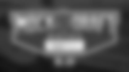 BBSP-00207---Mock-Draft-Watch_Centerpiece_5