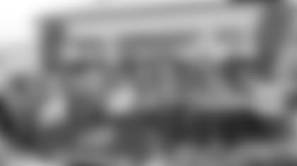 051719-bills-huddle-for-100