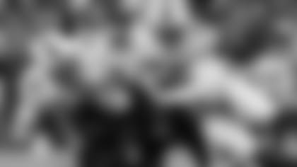 112518-kyle-williams-jerry-hughes-sack