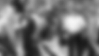 Phillip_Lindsay_Bears_080818