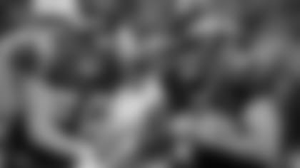 120206_thirdquarter_jets_inside.jpg