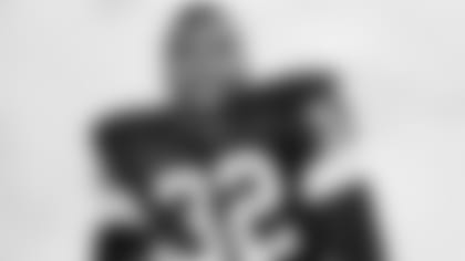 Cleveland Browns Hall of Fame running back Jim Brown (32) is pictured in Cleveland, circa 1960s. (AP Photo/Pro Football Hall of Fame)