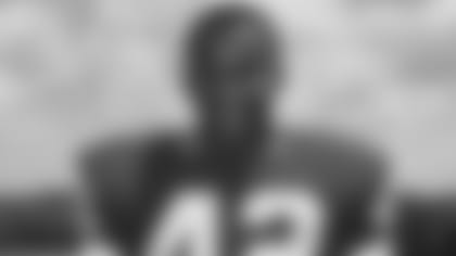 Hall of Fame wide receiver Paul Warfield (42) of the Cleveland Browns in 1966.  (AP Photo/NFL Photos)