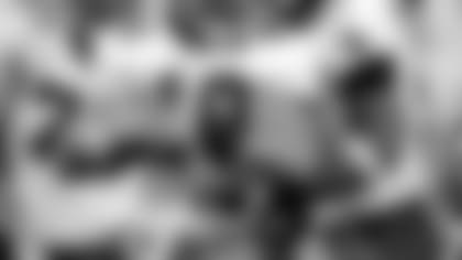 alstott11_13_05_14.jpg