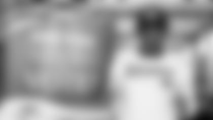 Howard making sure he's registered to vote at AdventHealth Training Center as part of the Bucs Social Justice Initiative on voter education.