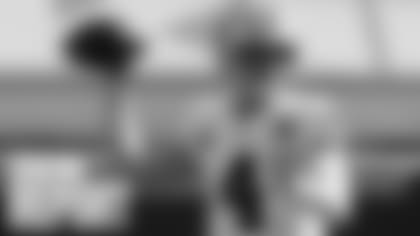 Las Vegas Raiders quarterback Derek Carr (4) throws against the Kansas City Chiefs during the second half of an NFL football game, Sunday, Oct. 11, 2020, in Kansas City. (AP Photo/Charlie Riedel)