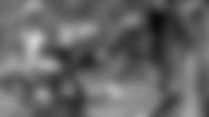 Running back Ricky Bell (#42) runs the ball as the Bucs defeat the Kansas City Chiefs 3-0 at Tampa Stadium to clinch the NFC Central title. (12/16/1979)