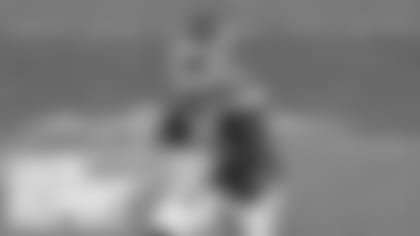 Kansas City Chiefs wide receiver Tyreek Hill (10) runs with the ball during the NFL championship playoff game against the Buffalo Bills, Sunday, Jan. 24, 2021 in Kansas City, Mo. The Chiefs defeated the Bills 38-24. (Alika Jenner via AP)