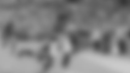 LANDOVER, MD - OCTOBER 25: Wide Receiver Mike Evans #13 of the Tampa Bay Buccaneers during the game against the Washington Redskins at FedExField on October 25, 2015, in Landover, Maryland. The Buccaneers lost 31-30. (photo by Mike Carlson/Tampa Bay Buccaneers)