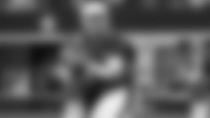 Cardinals QB Charles Kanoff throws a pass in Dallas in the preseason.