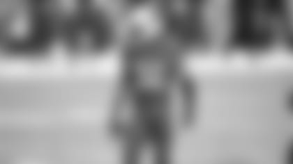 Safety Budda Baker will be sporting a cast on his right thumb again when the Cardinals face the Jets,