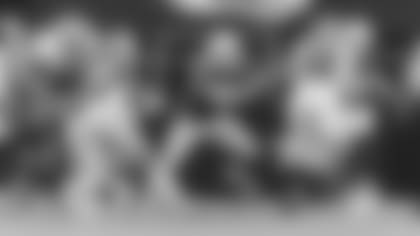 Cardinals linebacker Dennis Gardeck makes a play against the Cowboys in Dallas in 2020.