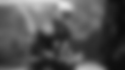 Left tackle D.J. Humphries goes through a drill during Monday's OTA.