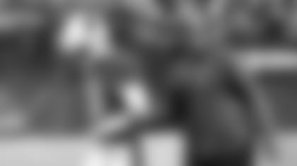 Cardenales ascienden a Byron Leftwich (derecha) a la posición de coordinador ofensivo.