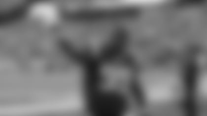 Defensive tackle Vincent Valentine, who was briefly on the Cardinals' practice squad earlier this season, has been brought back to the team's active roster.